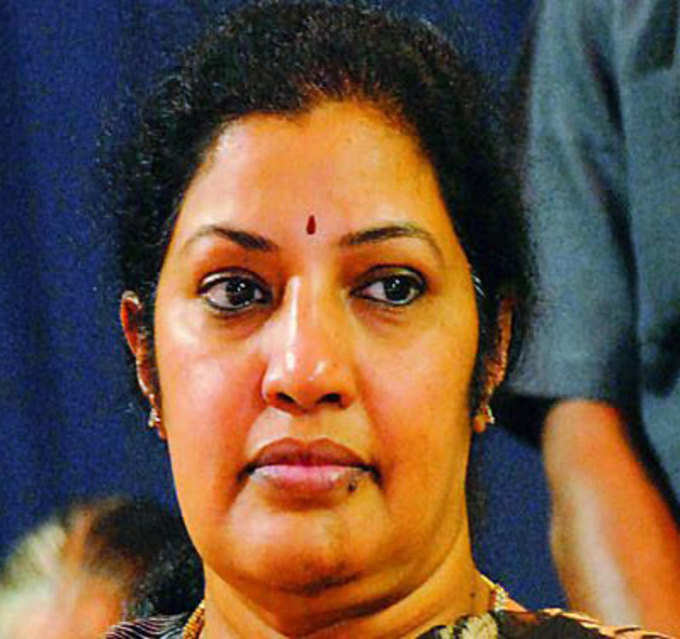 तेलंगाना मुद्दे पर कांग्रेस छोड़ बीजेपी में शामिल पुरंदेश्वरी
