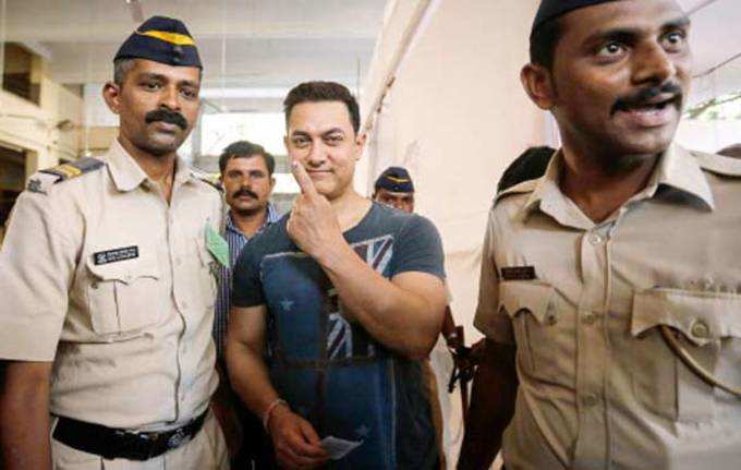आमिर ने की वोट की चोट