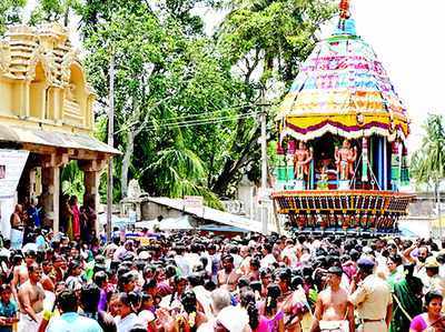 ರಾಮಾನುಜ ರಥೋತ್ಸವಕ್ಕೆ ಸಾವಿರ ಭಕ್ತರು