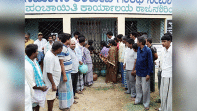 ಪರಿವರ್ತಕ ಅಳವಡಿಕೆಗೆ ಆಗ್ರಹಿಸಿ ಪ್ರತಿಭಟನೆ