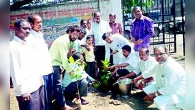 ಪರಿಷತ್ ಆವರಣದಲ್ಲಿ  ಪರಿಸರ ದಿನಾಚರಣೆ