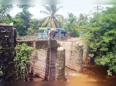 ಕೊನೆಗೂ ಹಳೆ ಸೇತುವೆ ತೆರವಿಗೆ ಮುಂದಾದ ಇಲಾಖೆ