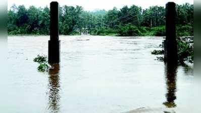 ಮೊದಲ ಬಾರಿ ಮುಳುಗಡೆಯಾದ ಹೊಸಮಠ ಸೇತುವೆ