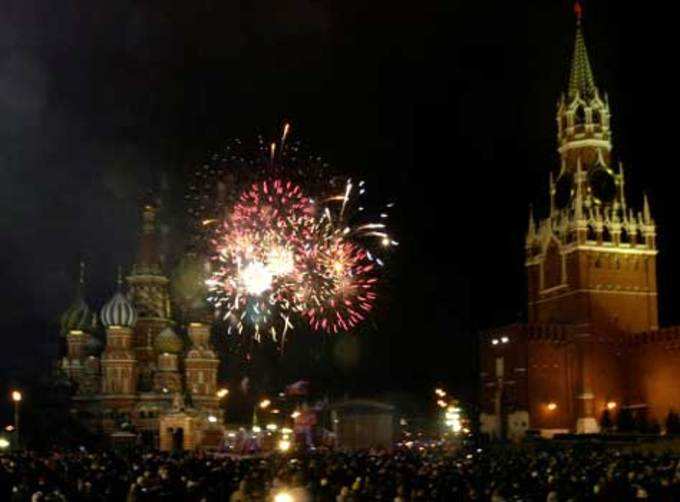 नए साल को रूस का सलाम