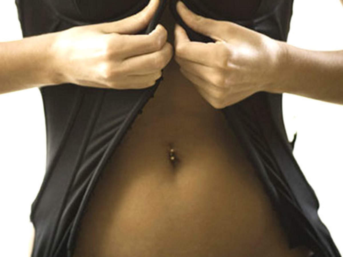 नाभि का आकार खोलता है महिलाओं से जुड़े कई राज - How Belly Button Tells you  Personality of Women - Navbharat Times