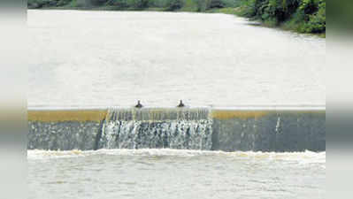 ಧುಮ್ಮಿಕ್ಕಿ ಹರಿಯುತ್ತಿರುವ ಹರಗನಹಳ್ಳಿ ಹಳ್ಳ