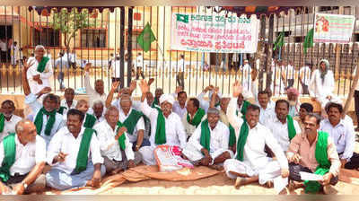 ಬರಪೀಡಿತ ಜಿಲ್ಲೆ ಘೋಷಣೆಗೆ ಒತ್ತಾಯ