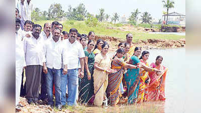 ಟಿವಿ ಸ್ಟೇಷನ್ ಕೆರೆಗೆ ಮೇಯರ್ ಬಾಗಿನ