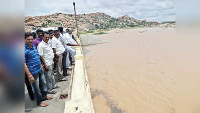 ಶಾಸಕರಿಂದ ಜಲಾಶಯ ವೀಕ್ಷಣೆ