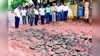 ರಸ್ತೆ ಪರಿಶೀಲಿಸಿದ ಡಿಸಿ,ಮೇಯರ್; ಮಳೆಗಾಲ ನಂತರ ಶಾಶ್ವತ ದುರಸ್ತಿ