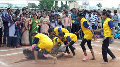 ಗಮನ ಸೆಳೆದ ಮಹಿಳಾ ಕಬಡ್ಡಿ