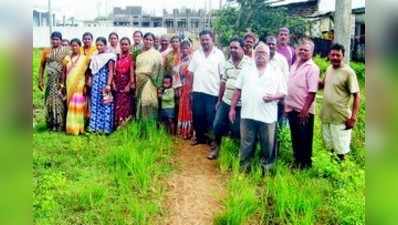 ಸೌಲಭ್ಯಕ್ಕೆ  ಆಗ್ರಹಿಸಿ ಬಡಾವಣೆ  ನಿವಾಸಿಗಳ ಪ್ರತಿಭಟನೆ