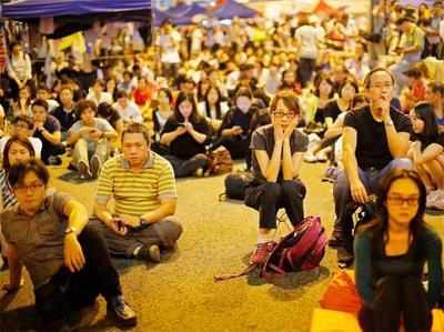 हांग कांग: वार्ता रद्द, लड़ाई जारी रखेंगे प्रदर्शनकारी