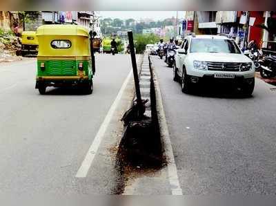 ಅವೈಜ್ಞಾನಿಕ ರಸ್ತೆ ವಿಭಜಕಗಳಿಗೆ ಅಮಾಯಕರ ಬಲಿ