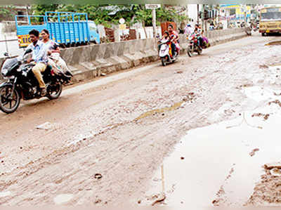 মহানগরের ক্ষত মেরামতে মরিয়া তৃণমূল