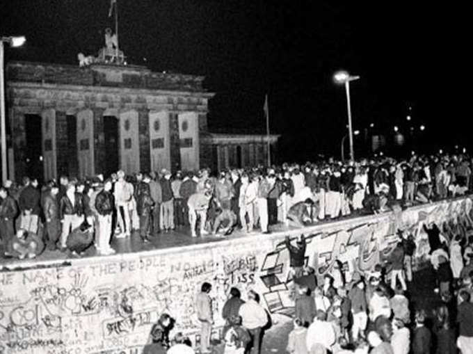 जब गिरी बर्लिन की दीवार