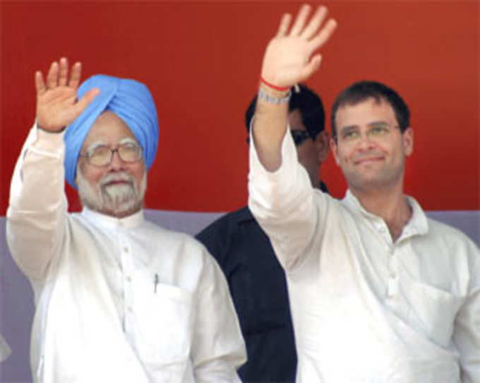 Indias ruling Congress party leaders Rahul Gandhi and Prime Minister Manmohan Singh