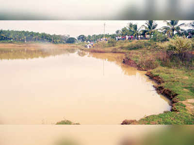 ದೋಣಿಹಳ್ಳಿ ಕೆರೆಗೆ ಬೈಕ್ ಬಿದ್ದು ಸವಾರ  ಸಾವು