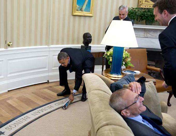 दफ्तर में ओबामा