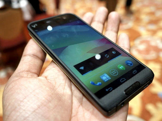 दुनिया का पहला 320जीबी स्टॉरेज वाला स्मार्टफोन