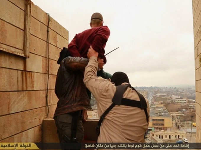 IS आतंकियों की क्रूरताः आपको हिला देंगी ये तस्वीरें