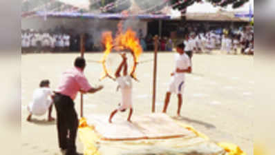 ಝಲ್ಲೆನ್ನಿಸಿದ ಸಾಹಸ, ಸಾಂಸ್ಕೃತಿಕ ರಂಗು