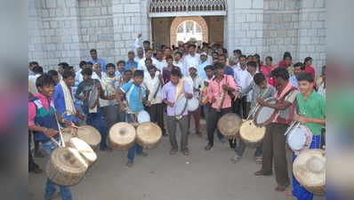 ಸಿಬಿಐ ತನಿಖೆಗೆ ಒತ್ತಾಯಿಸಿ ದಸಂಸ ತಮಟೆ ಚಳವಳಿ