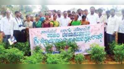 ಹಿಟ್ನೆಹೆಬ್ಬಾಗಿಲಿನಲ್ಲಿ ತರಕಾರಿ ಬೆಳೆ ಕ್ಷೇತ್ರೋತ್ಸವ