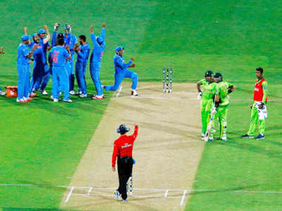पाकिस्तान बोला, भारत से नहीं अम्पायरिंग से हारे मैच
