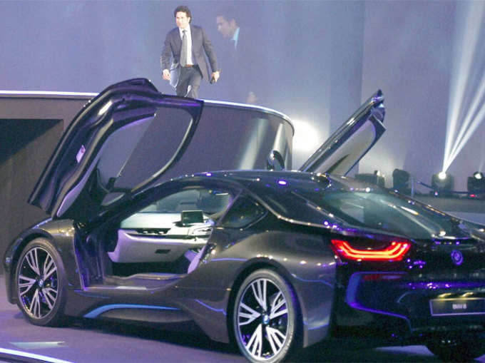 सचिन ने लॉन्च की 2.29 करोड़ की BMW