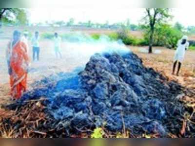 ಅಕಾಲಿಕ ಮಳೆಗೆ ಬೆಳೆ ಹಾನಿ, ಬಣವಿ ಭಸ್ಮ