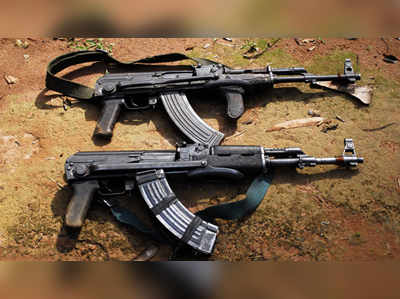 ২টি AK-47 রাইফেল নিয়ে ‘হাওয়া’ কাশ্মীরের মন্ত্রীর গার্ড