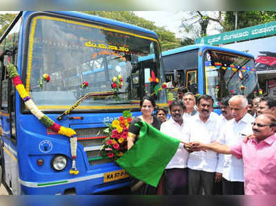 63ನೇ ಬಸ್ ದಿನಾಚರಣೆ, ನಾಗರಿಕರಿಂದ ದೂರಿನ ಸುರಿಮಳೆ