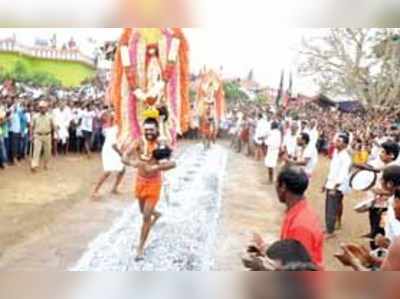 ಮೋಳೆ ಗ್ರಾಮದಲ್ಲಿ ದೊಡ್ಡಮ್ಮತಾಯಿ ಜಾತ್ರೆ