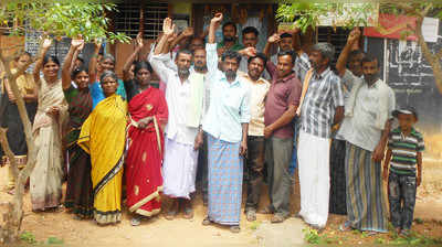 ಸಹಾಯಧನ ವಿತರಣೆಗೆ ಒತ್ತಾಯ