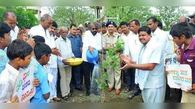 ಗಿಡ ಬೆಳೆಸಿ ಪರಿಸರ ಉಳಿಸಿ-ಶಾಸಕ ಖಂಡ್ರೆ