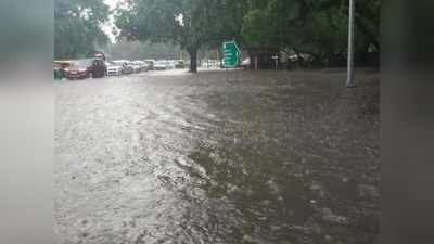 मौसम का बदला मिजाज, दिल्ली-NCR में बारिश