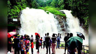 ನಾಲ್ಕನೇ ದಿನವೂ ಮುಂದುವರಿದ ಮಳೆ