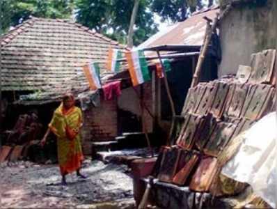 আস্ত পার্টি অফিসই বেচে দিলেন সিপিআই নেতা, দখল তৃণমূলের