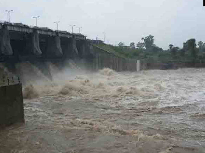 भारी बारिश के बाद महाकाल की नगरी में बाढ़