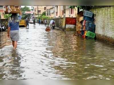 জলমগ্ন বাইপাস এলাকা, খিচুড়ি বিলি পুরসভার