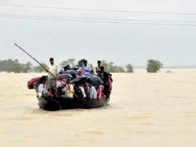 খেপা অজয়ের জলে ভাসছে বর্ধমান