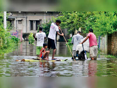 জল নামেনি মুকুন্দপুরে, রিকশা ভাড়া ৯০ টাকা