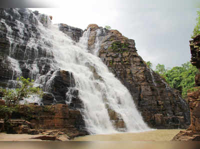 সোফায় গা এলিয়ে চিত্রকূট