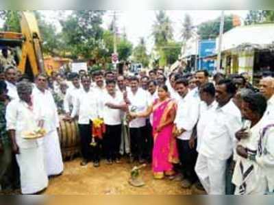 ಹುಣಸೂರು, ಕೆ.ಆರ್.ನಗರ ರಸ್ತೆ ಅಭಿವೃದ್ಧಿಗೆ ಚಾಲನೆ