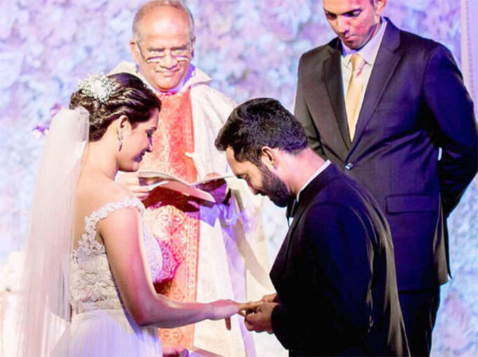 दिनेश कार्तिक ने दीपिका पल्लिकल से रचाई शादी