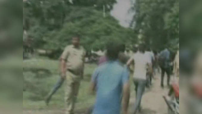 TMC, Cong workers clash in West Bengals Raiganj