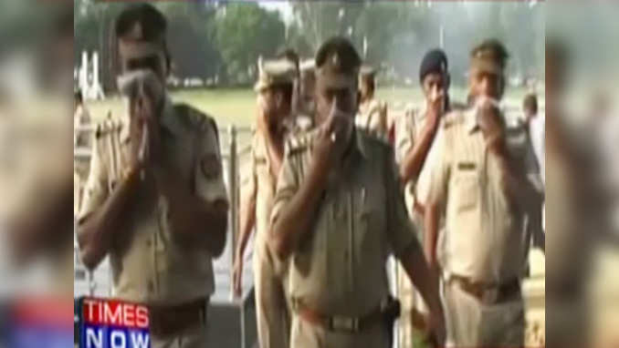 UP: Cops reduced to tears as chilli bomb experiment backfires