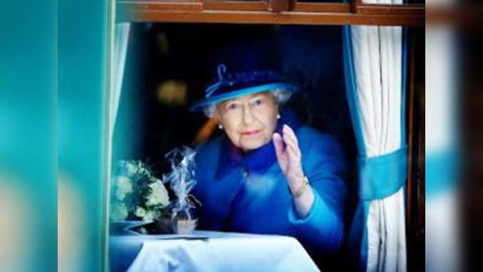 Queen Elizabeth II becomes Britains longest-reigning monarch