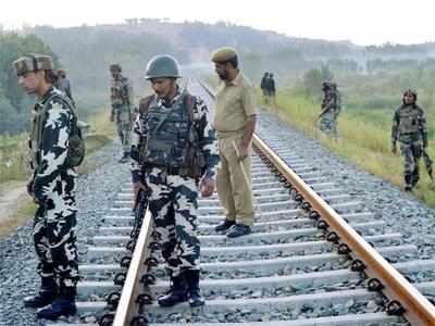 കാശ്മീരിൽ രണ്ട് ഭീകരരും രണ്ട് സൈനികരും  കൊല്ലപ്പെട്ടു